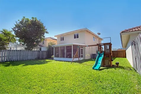 8957 SW 214th Street Cutler Bay FL 33189