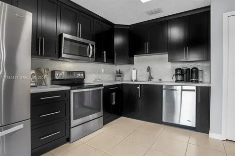 8957 SW 214th Street Cutler Bay FL 33189