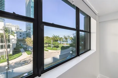 Miami FL 33137