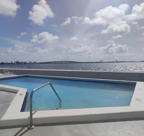 Miami FL 33137
