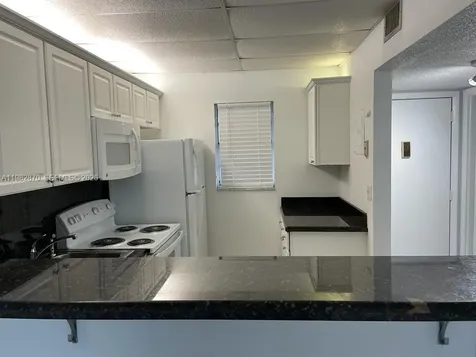 220 SW 9th Avenue Hallandale Beach FL 33009