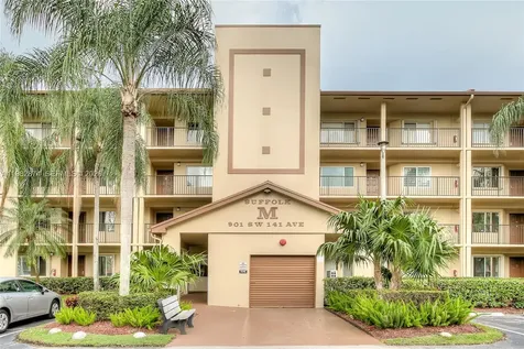 901 SW 141st Avenue Pembroke Pines FL 33027