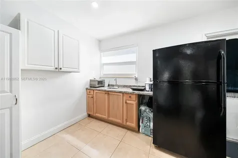 1040 SW 66th Avenue Pembroke Pines FL 33023