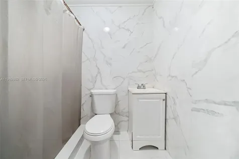1040 SW 66th Avenue Pembroke Pines FL 33023