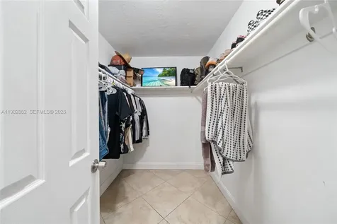 1040 SW 66th Avenue Pembroke Pines FL 33023