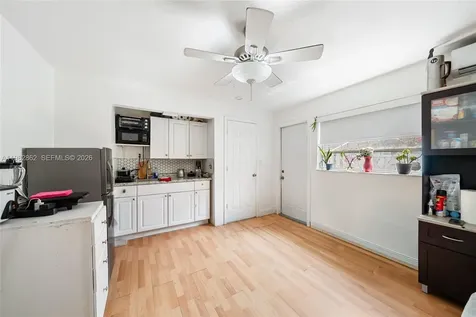 1040 SW 66th Avenue Pembroke Pines FL 33023