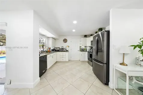 1040 SW 66th Avenue Pembroke Pines FL 33023