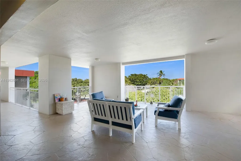 3050 NE 48th Court Lighthouse Point FL 33064
