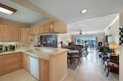 3050 NE 48th Court Lighthouse Point FL 33064