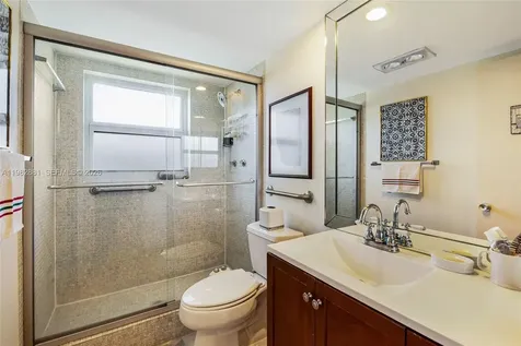 3050 NE 48th Court Lighthouse Point FL 33064