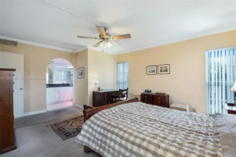 3050 NE 48th Court Lighthouse Point FL 33064