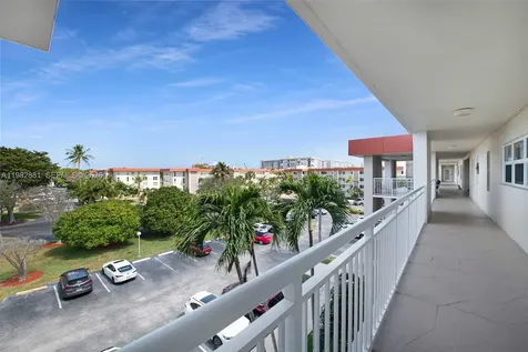 3050 NE 48th Court Lighthouse Point FL 33064