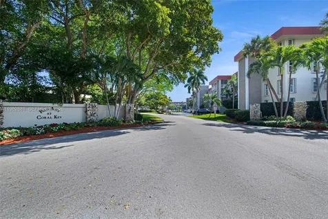 3050 NE 48th Court Lighthouse Point FL 33064