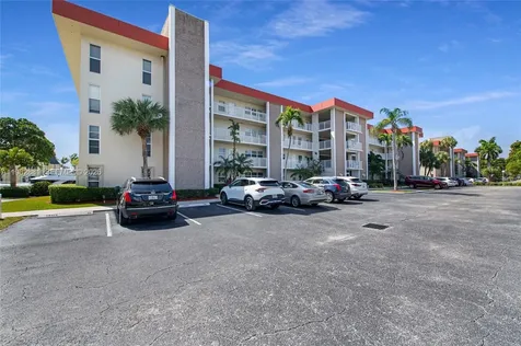 3050 NE 48th Court Lighthouse Point FL 33064