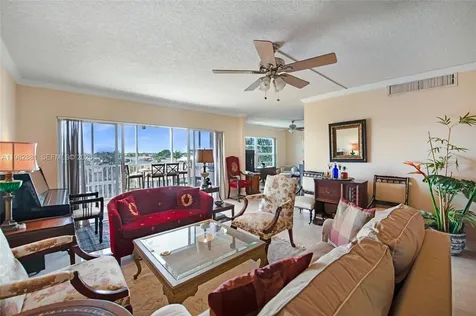 3050 NE 48th Court Lighthouse Point FL 33064