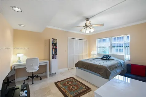 3050 NE 48th Court Lighthouse Point FL 33064