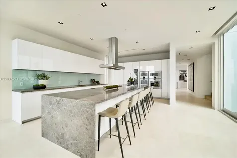 1011 W 48th Street Miami Beach FL 33140