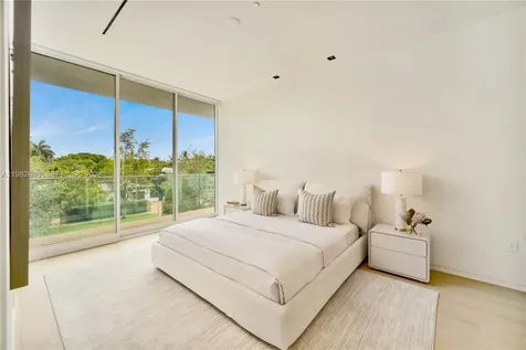 1011 W 48th Street Miami Beach FL 33140