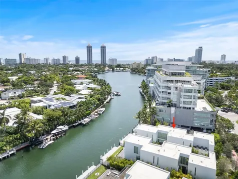 1011 W 48th Street Miami Beach FL 33140