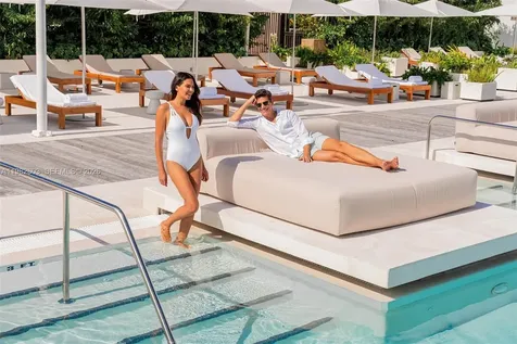 1011 W 48th Street Miami Beach FL 33140