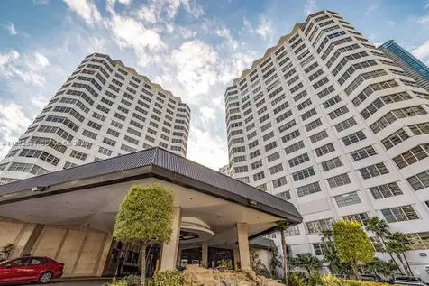 801 Brickell Bay Drive Miami FL 33131