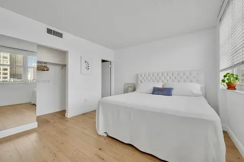 801 Brickell Bay Drive Miami FL 33131