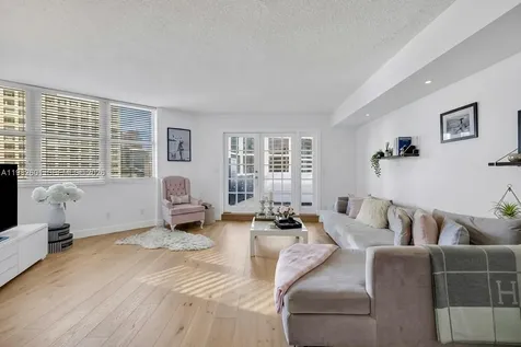 801 Brickell Bay Drive Miami FL 33131