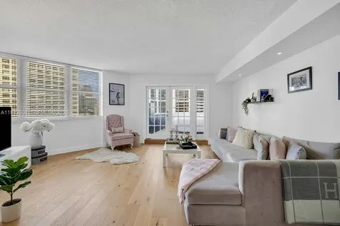 801 Brickell Bay Drive Miami FL 33131
