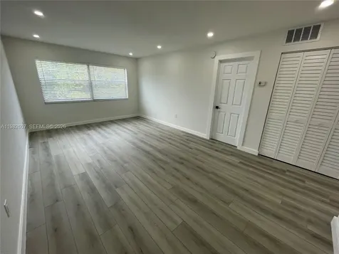 365 NE 125th Street North Miami FL 33161