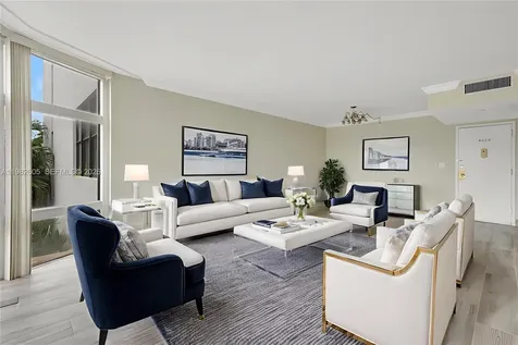 20100 W Country Club Drive Aventura FL 33180