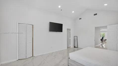 2845 SW 67th Avenue Miami FL 33155