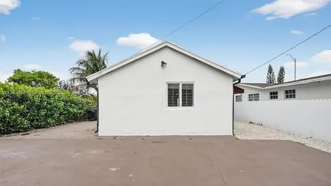 2845 SW 67th Avenue Miami FL 33155