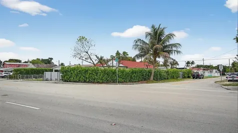 2845 SW 67th Avenue Miami FL 33155