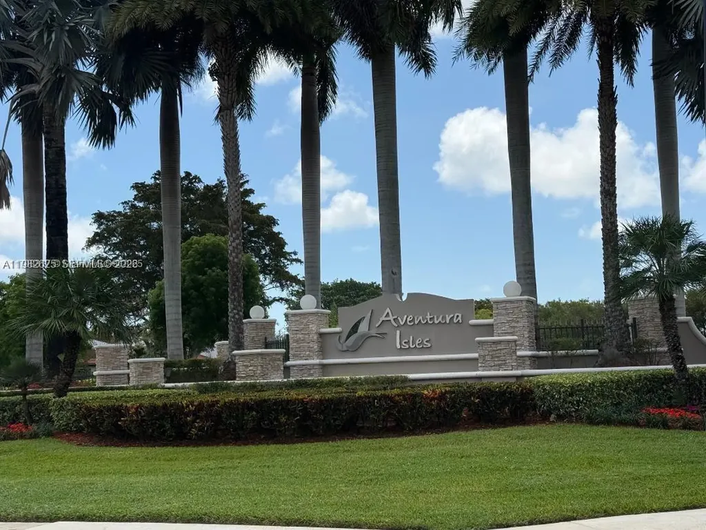 424 NE 194th Terrace Miami FL 33179