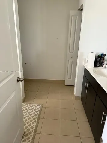 424 NE 194th Terrace Miami FL 33179