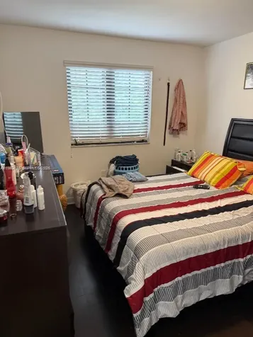424 NE 194th Terrace Miami FL 33179