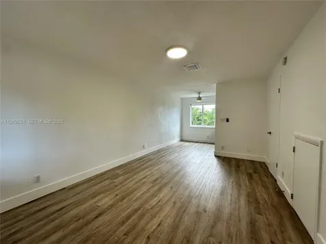 913 NE 17th Street Fort Lauderdale FL 33305