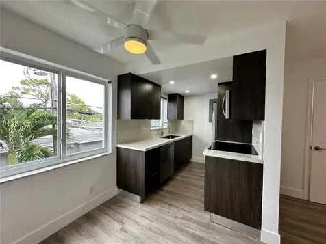 913 NE 17th Street Fort Lauderdale FL 33305