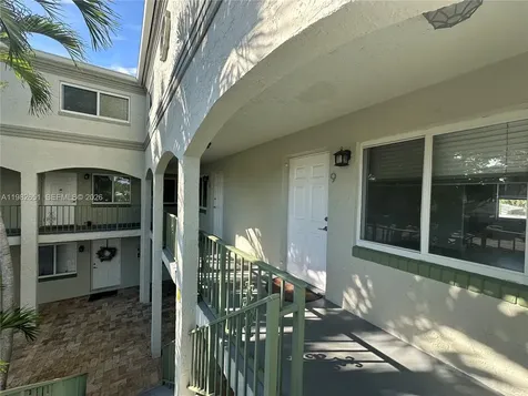 913 NE 17th Street Fort Lauderdale FL 33305
