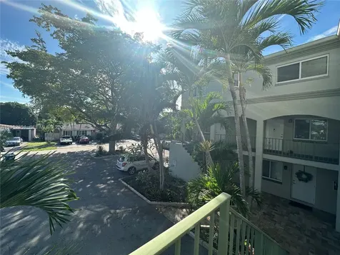 913 NE 17th Street Fort Lauderdale FL 33305