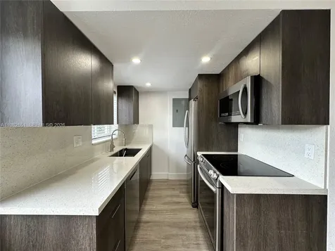 913 NE 17th Street Fort Lauderdale FL 33305