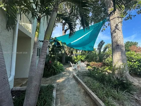 913 NE 17th Street Fort Lauderdale FL 33305