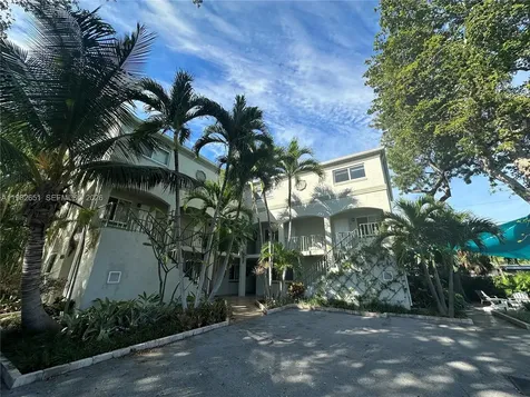 913 NE 17th Street Fort Lauderdale FL 33305