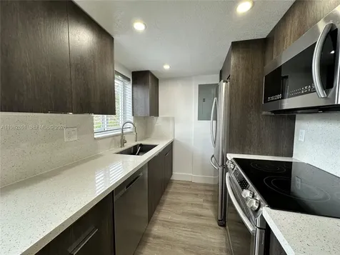 913 NE 17th Street Fort Lauderdale FL 33305