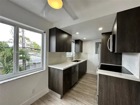 913 NE 17th Street Fort Lauderdale FL 33305