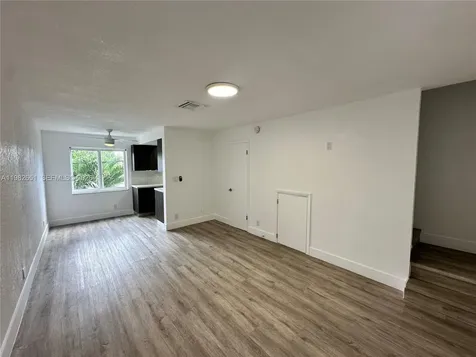 913 NE 17th Street Fort Lauderdale FL 33305