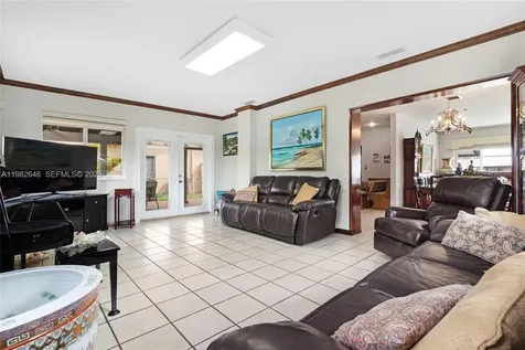 4660 W 9th Avenue Hialeah FL 33012