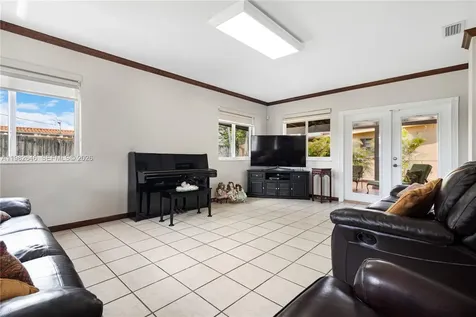 4660 W 9th Avenue Hialeah FL 33012