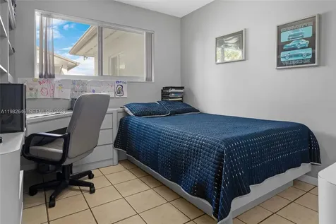 4660 W 9th Avenue Hialeah FL 33012