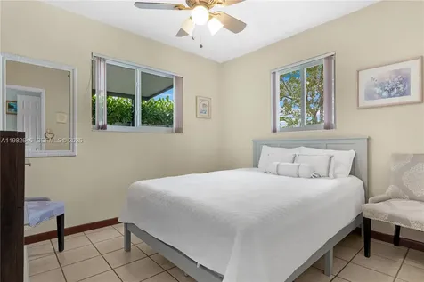 4660 W 9th Avenue Hialeah FL 33012